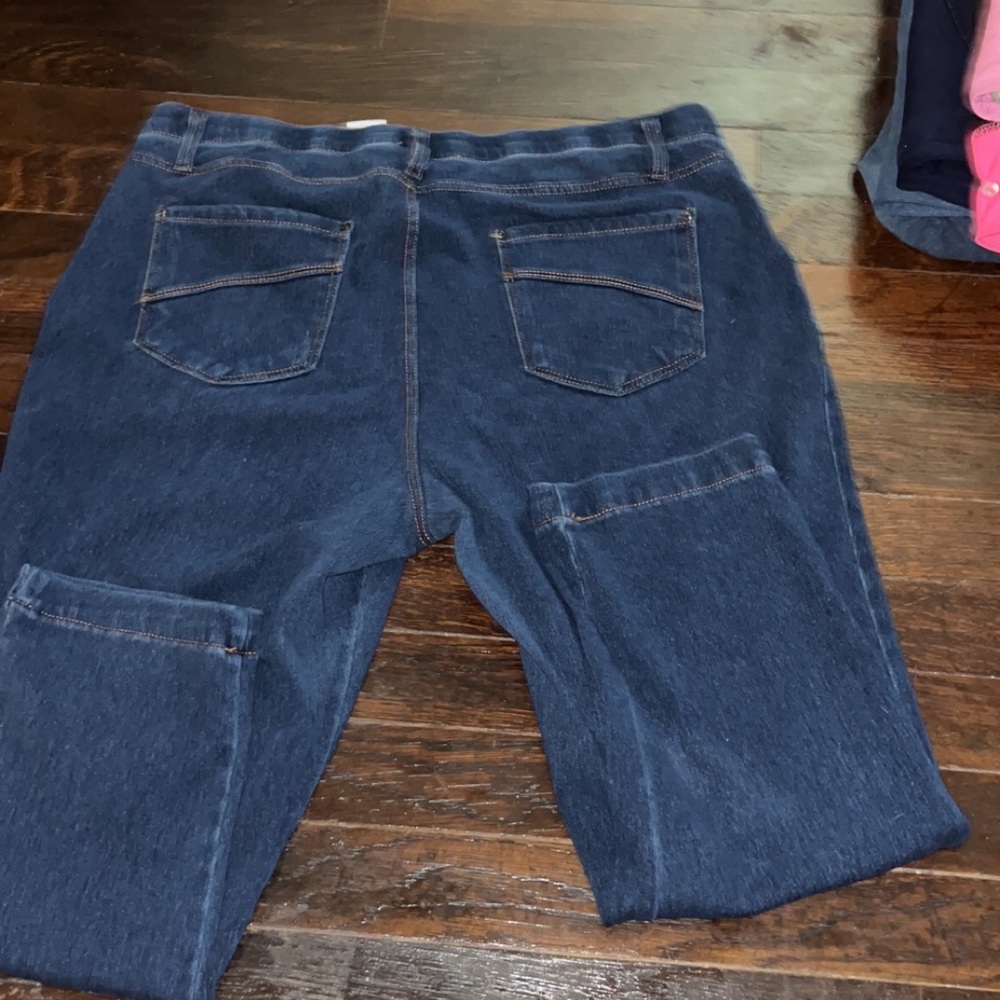 Jeans - Picture 3 of 4